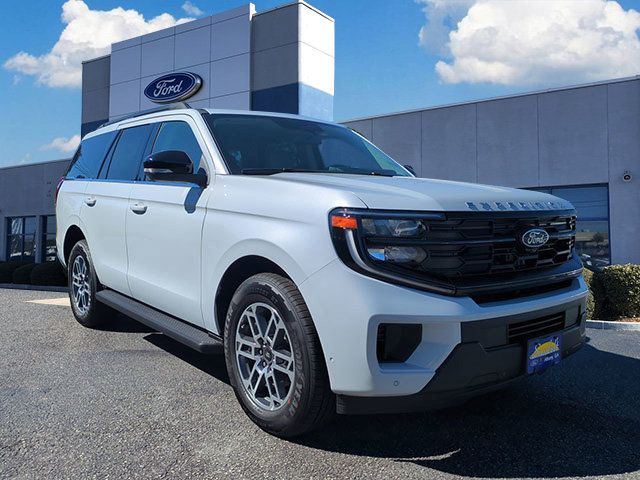 2025 Ford Expedition Active's photo
