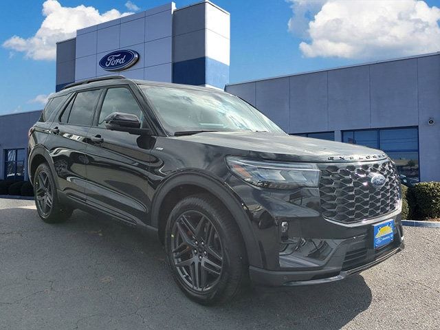 2026 Ford Explorer ST-LINE's photo