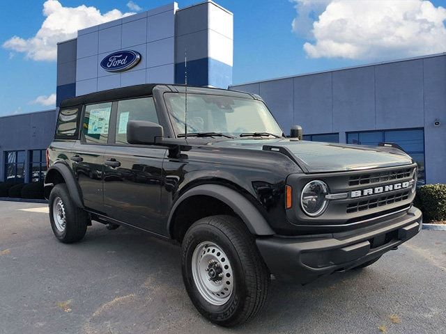 2025 Ford Bronco 4-Door Base's photo