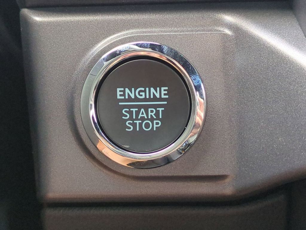 2025 Ford F-150 XLT - Photo 30