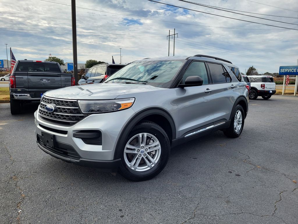 2022 Ford Explorer XLT's photo