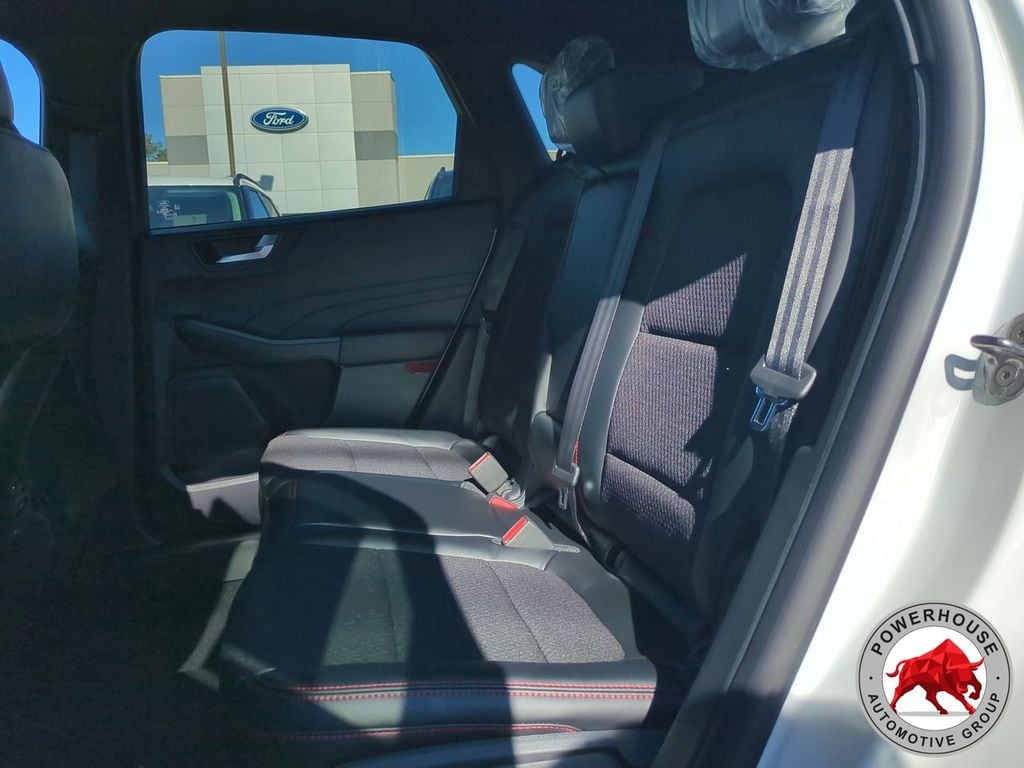 2026 Ford Escape ST-Line - Photo 15