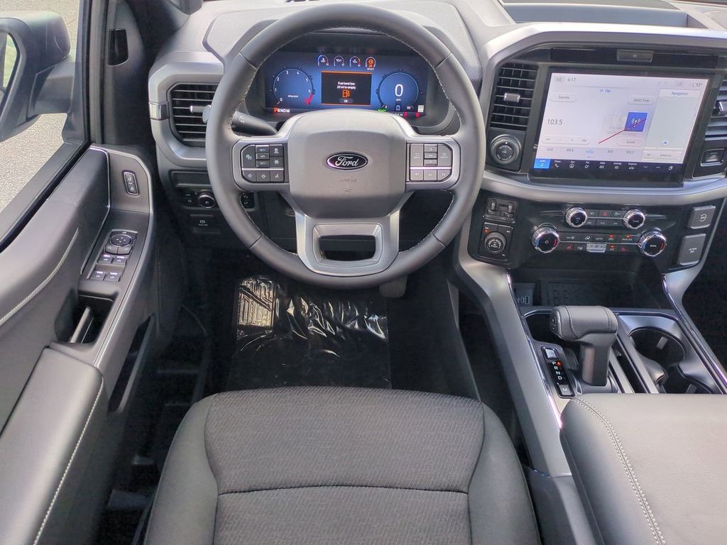 2025 Ford F-150 XLT - Photo 17