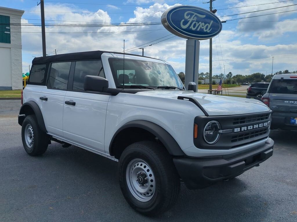 New 2025 Ford Bronco Base SUV