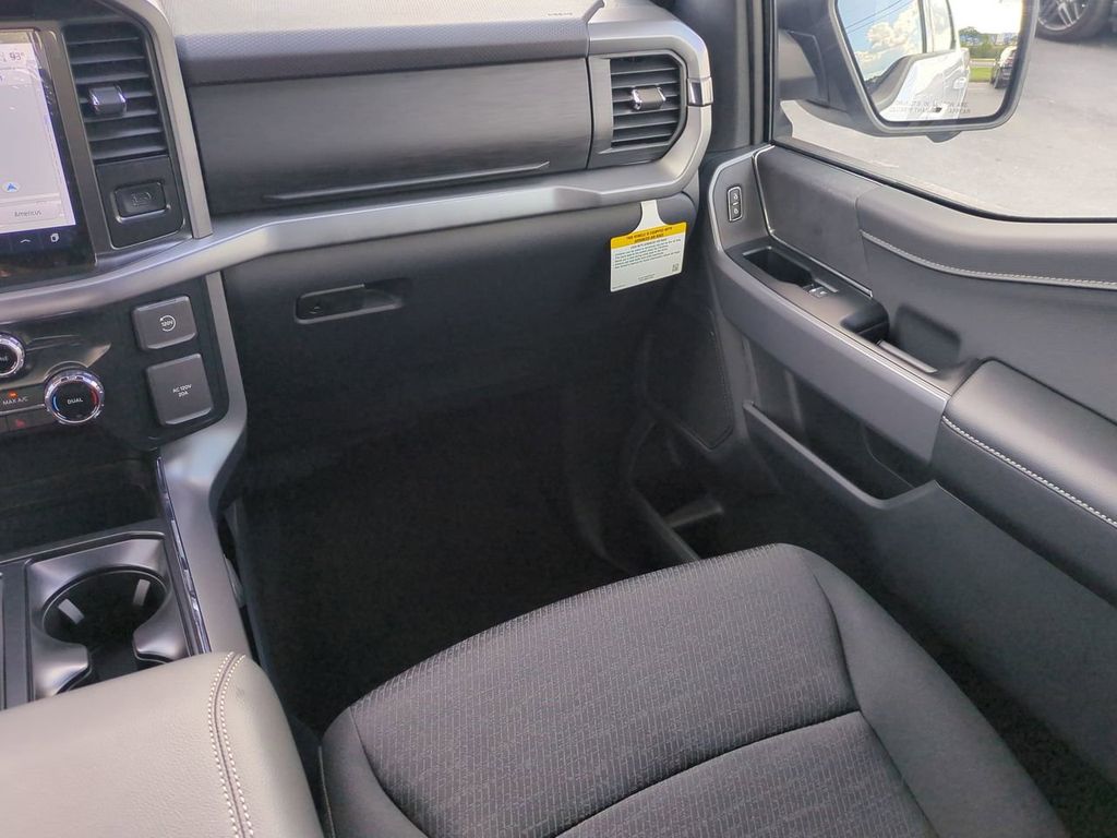 2025 Ford F-150 XLT - Photo 18