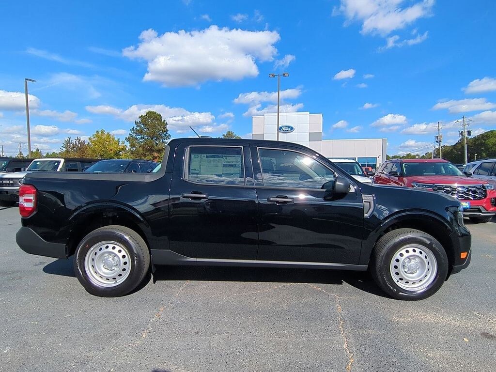 New 2025 Ford Maverick XL Truck