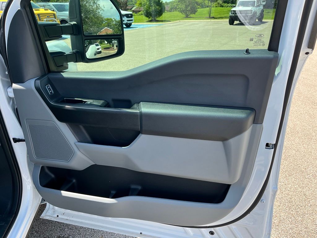 2026 Ford F-250 Super Duty XL - Photo 9