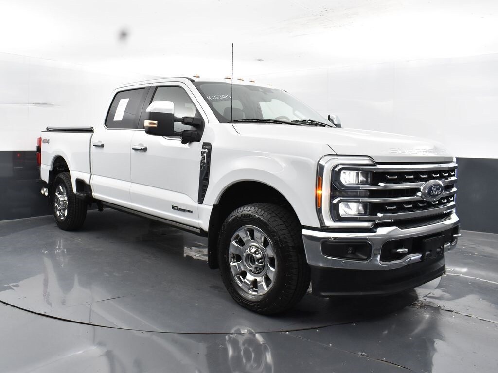 2023 Ford F-350 Lariat photo 2