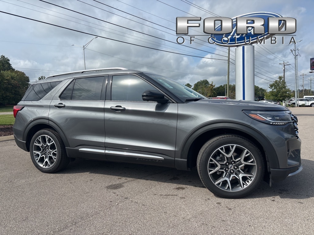 2025 Ford Explorer Platinum's photo