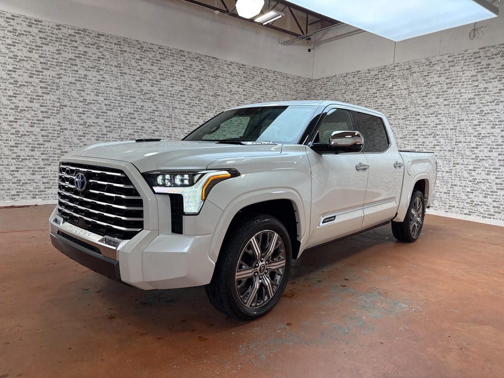 2022 Toyota Tundra CapStone photo 2