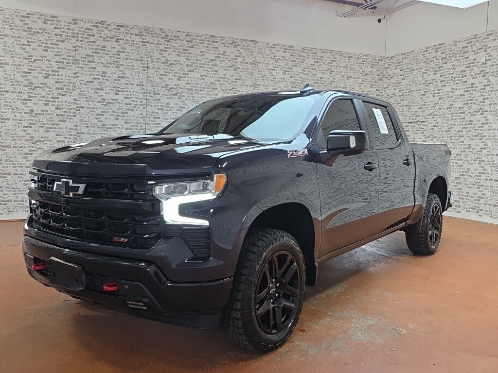 2022 Chevrolet Silverado 1500 LT Trail Boss photo 3