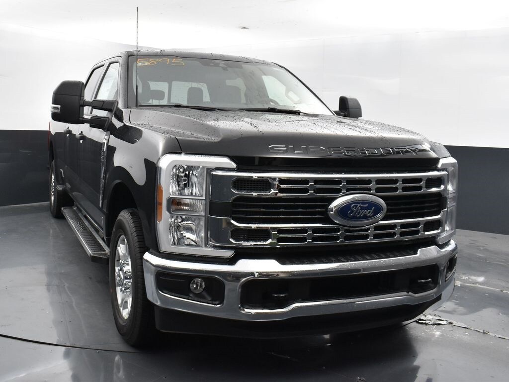 2026 Ford F-250 XLT photo 2