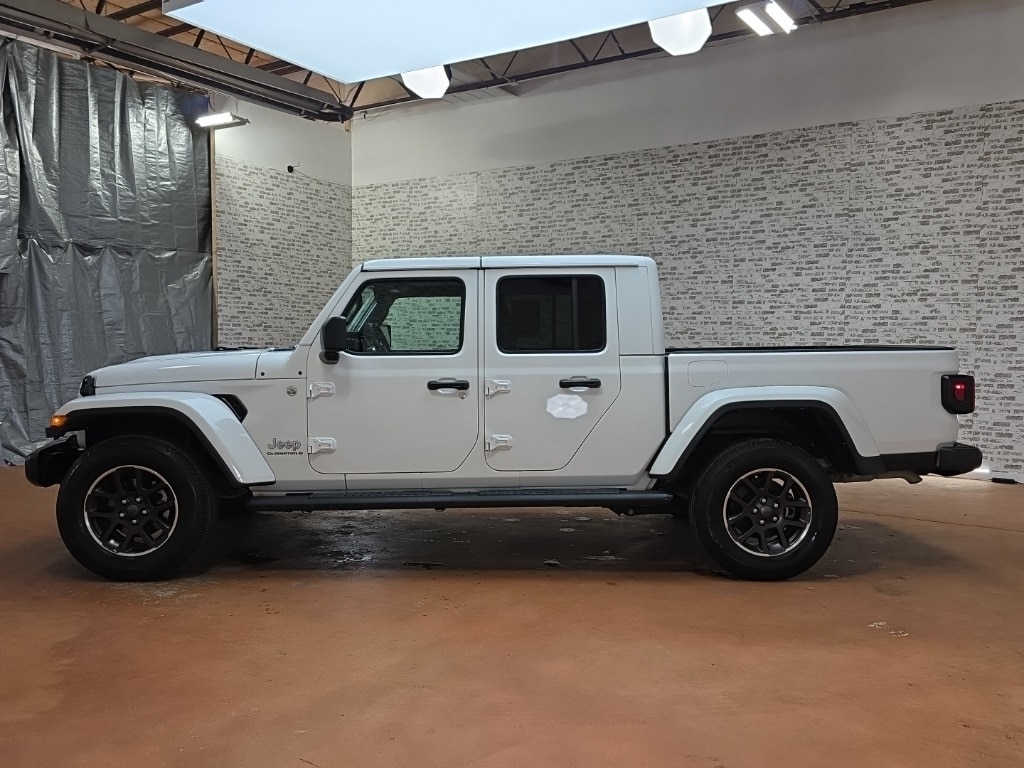 2023 Jeep Gladiator Overland photo 3