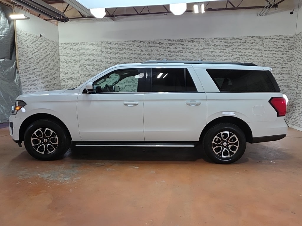 2023 Ford Expedition MAX photo 4