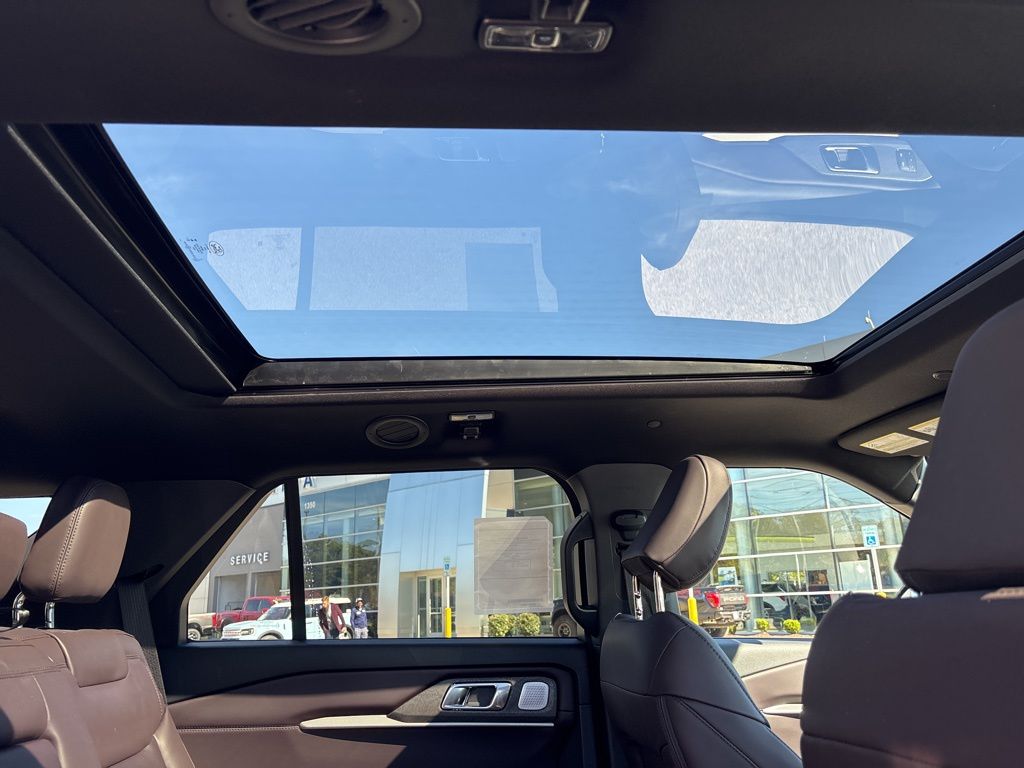 2026 Ford Explorer Platinum - Photo 15