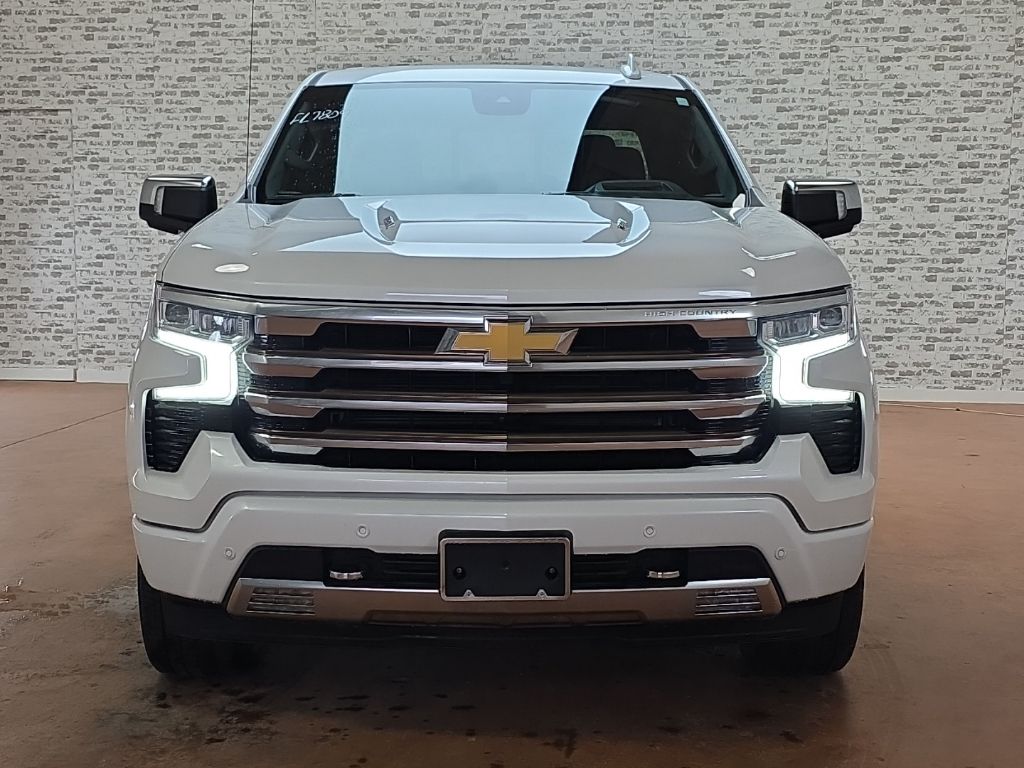 2022 Chevrolet Silverado 1500 High Country photo 2