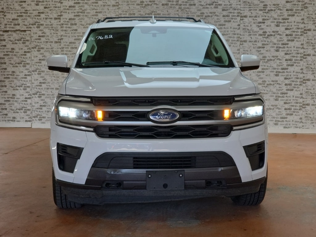2023 Ford Expedition MAX photo 2