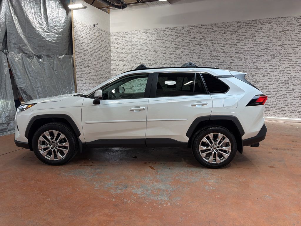 2024 Toyota RAV4 XLE Premium photo 4