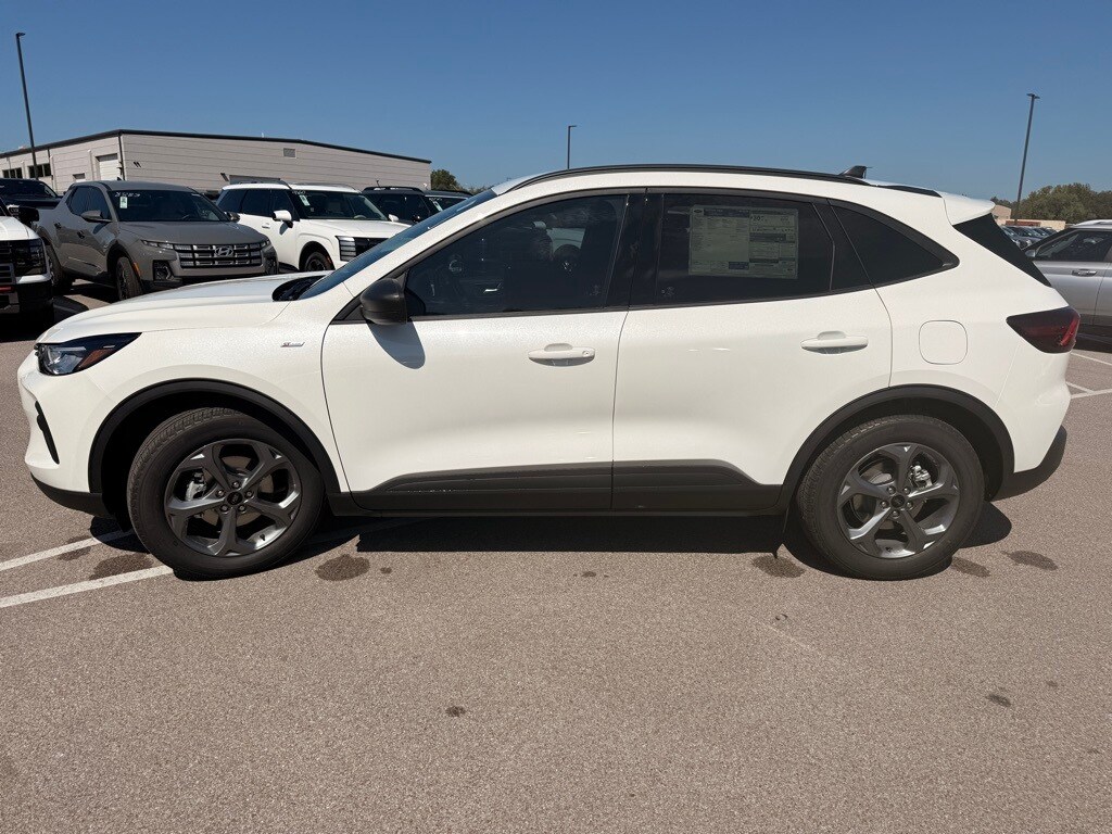 2026 Ford Escape ST-Line photo 4