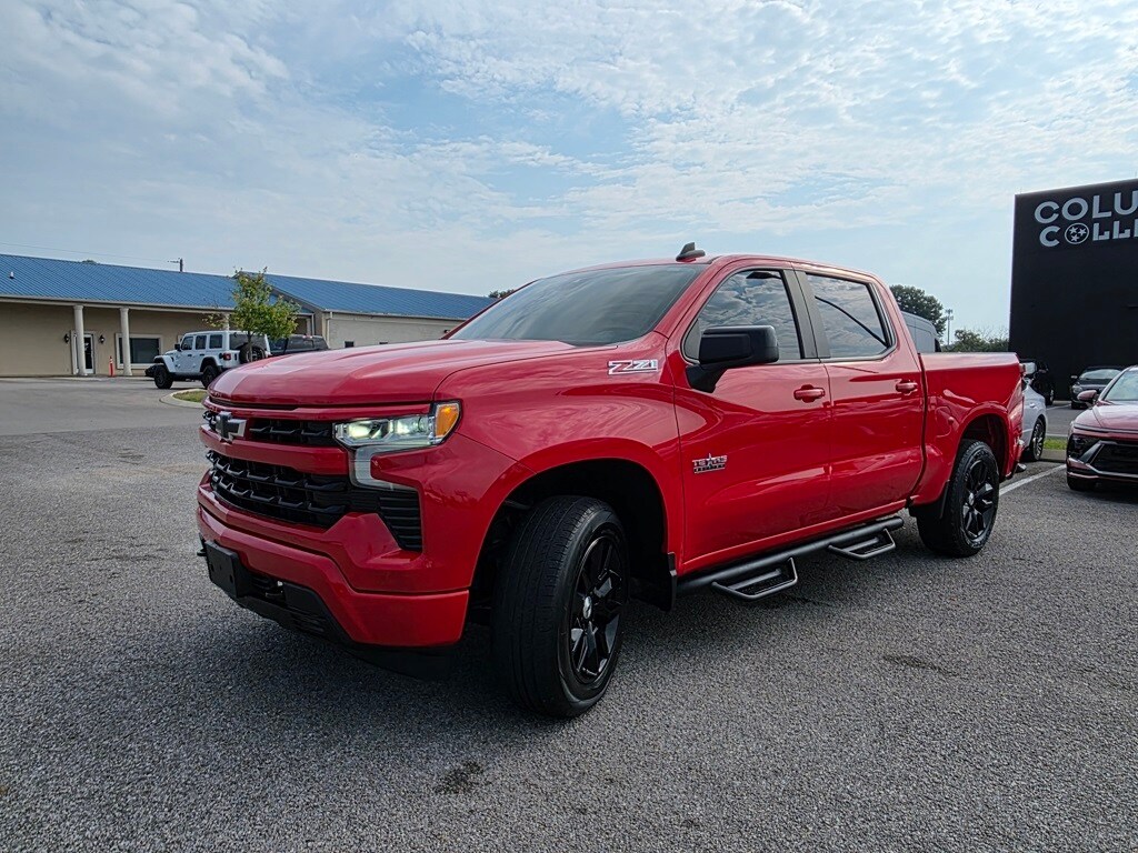 2022 Chevrolet Silverado 1500 RST photo 2