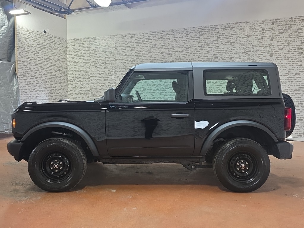 2025 Ford Bronco Base photo 4