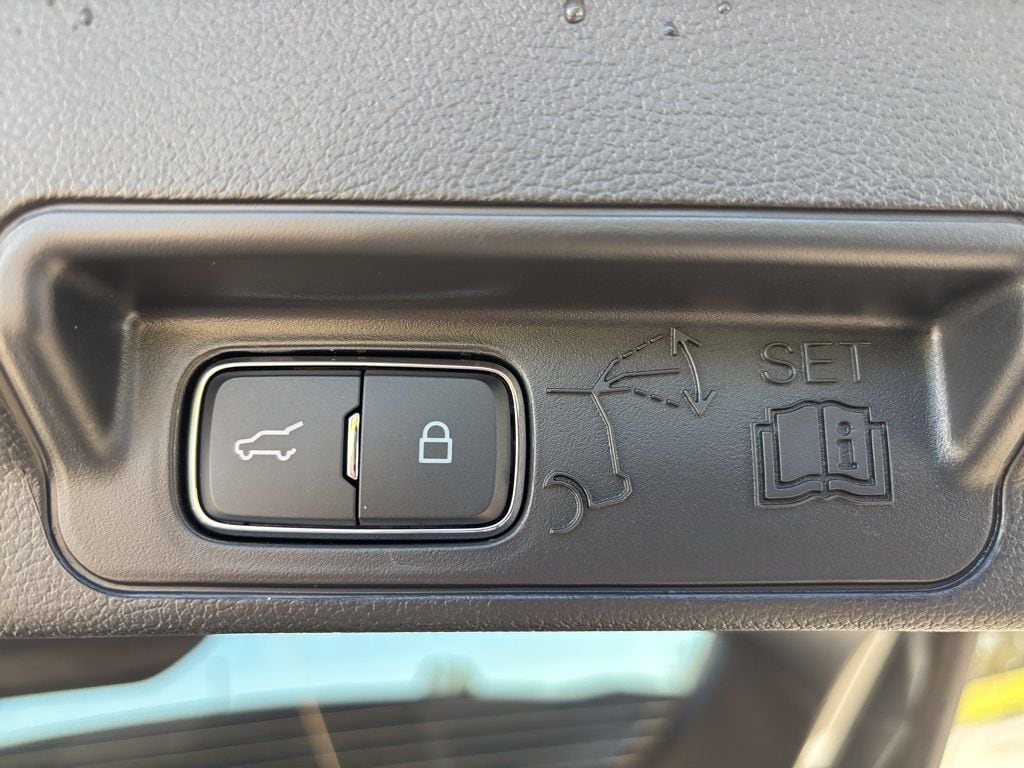 2026 Ford Explorer Platinum - Photo 10