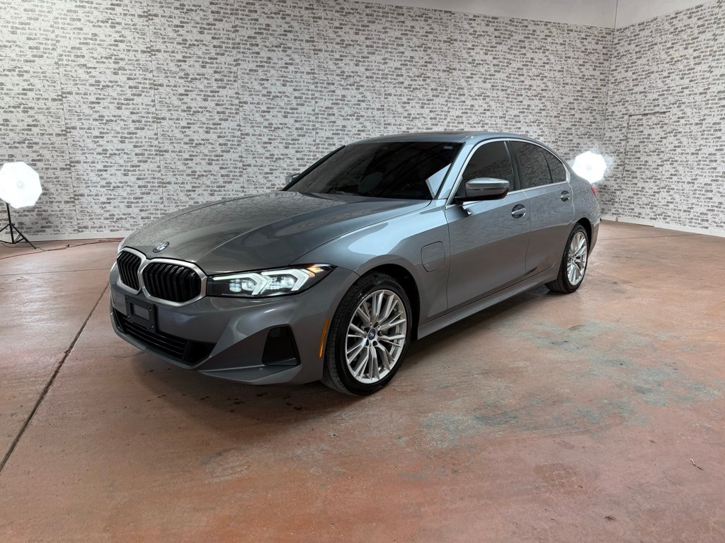 2024 Bmw 330e photo 3