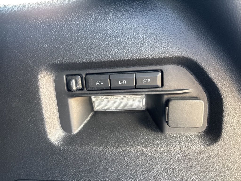 2026 Ford Explorer Platinum - Photo 10