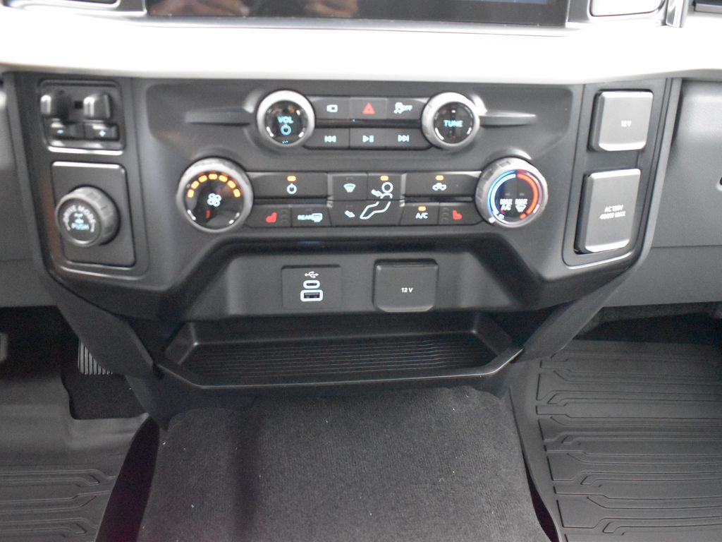 2026 Ford F-250 Super Duty XLT - Photo 17