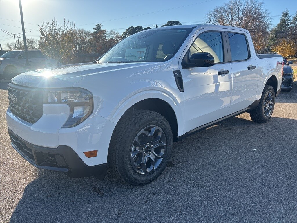 2025 Ford Maverick XLT photo 3