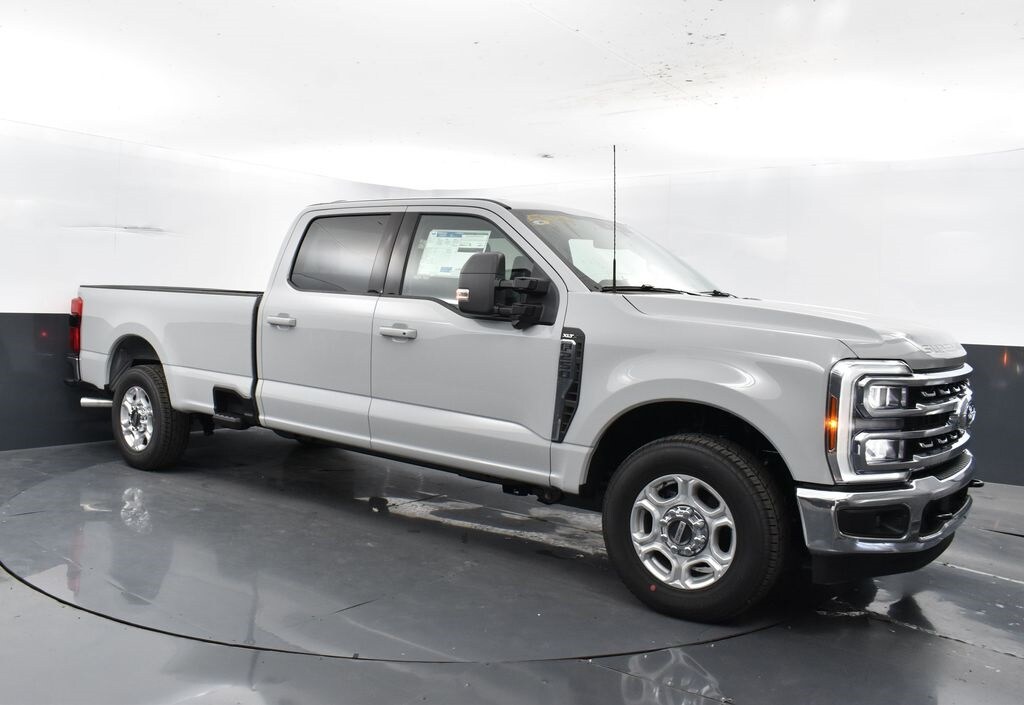 2026 Ford F-250 XLT photo 3