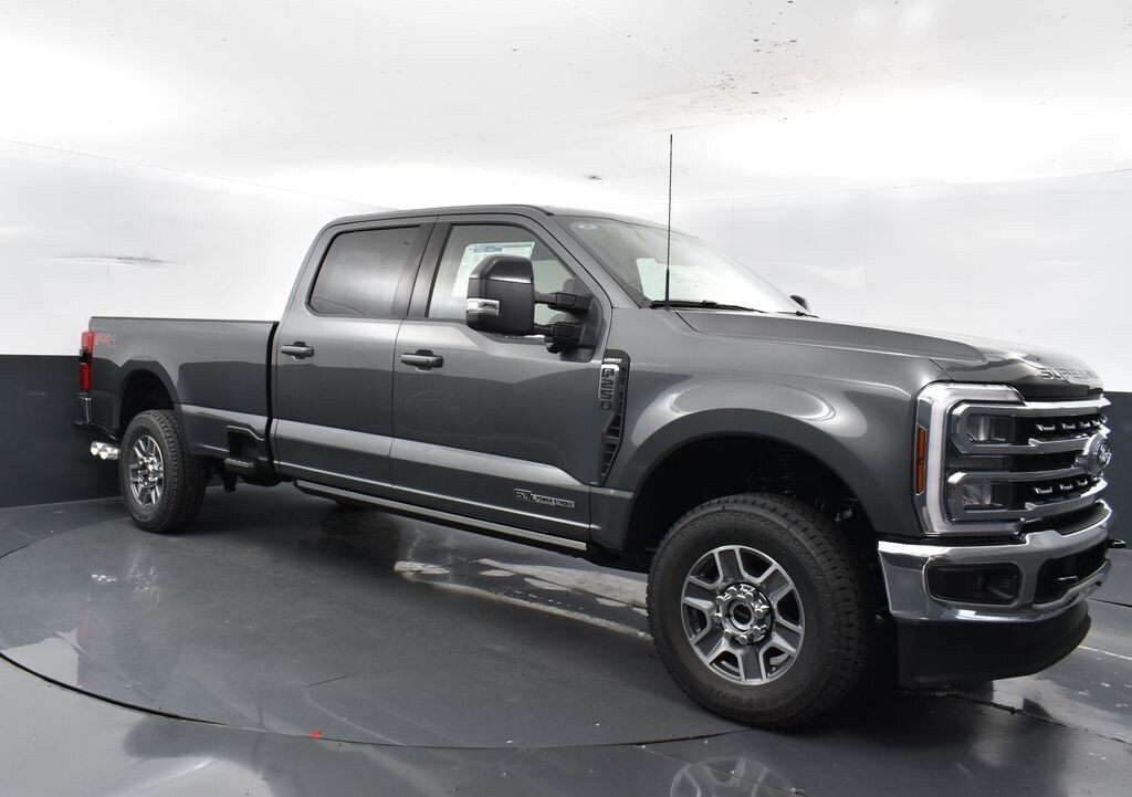 2026 Ford F-250 Lariat photo 3
