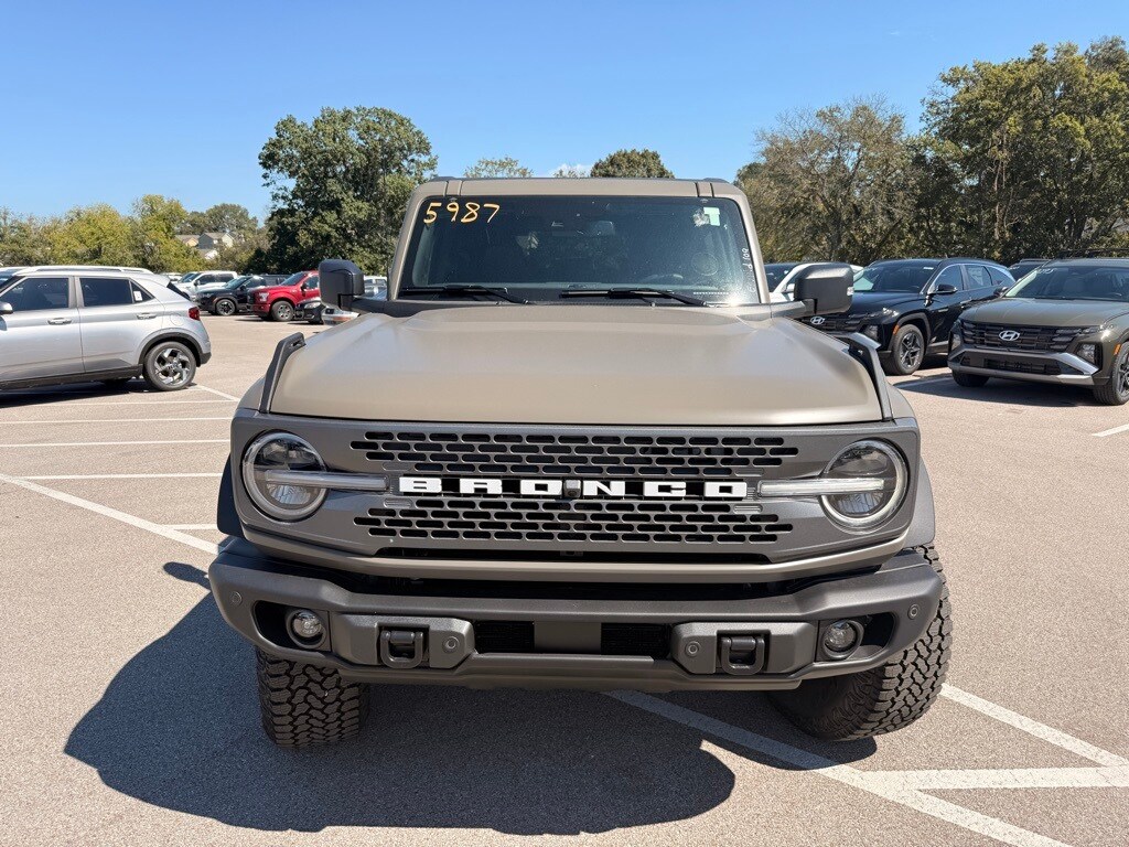 2025 Ford Bronco Badlands photo 2
