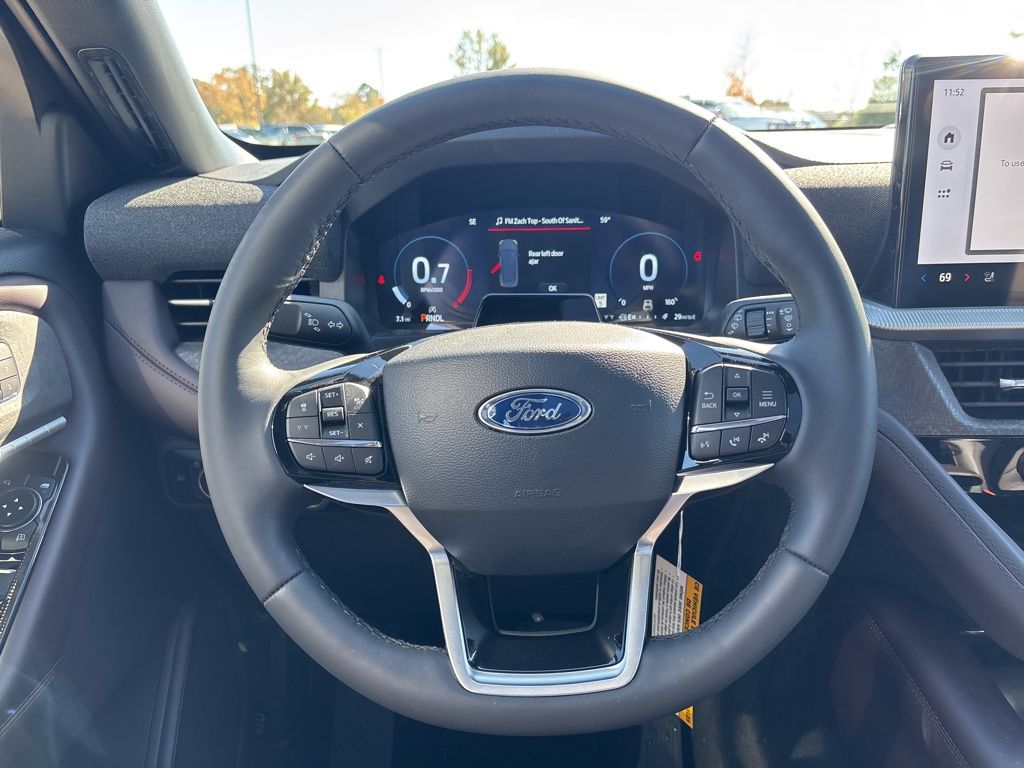 2026 Ford Explorer Platinum - Photo 18