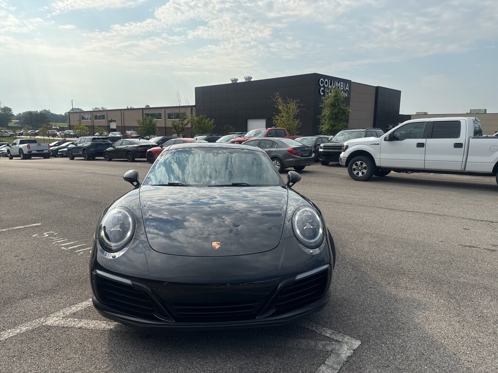 2017 Porsche 911 Coupe photo 3