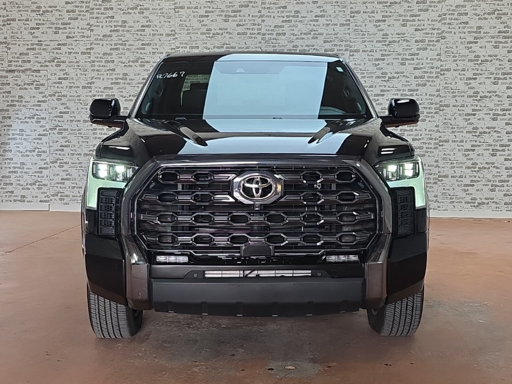 2023 Toyota Tundra Platinum photo 2