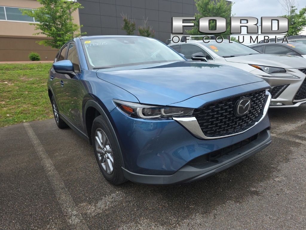 2023 Mazda CX-5 S Preferred package Auto AWD's photo