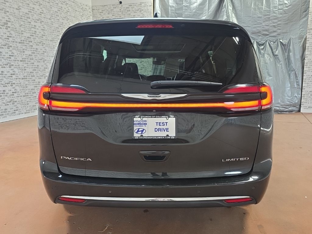 2023 Chrysler Pacifica Limited photo 4