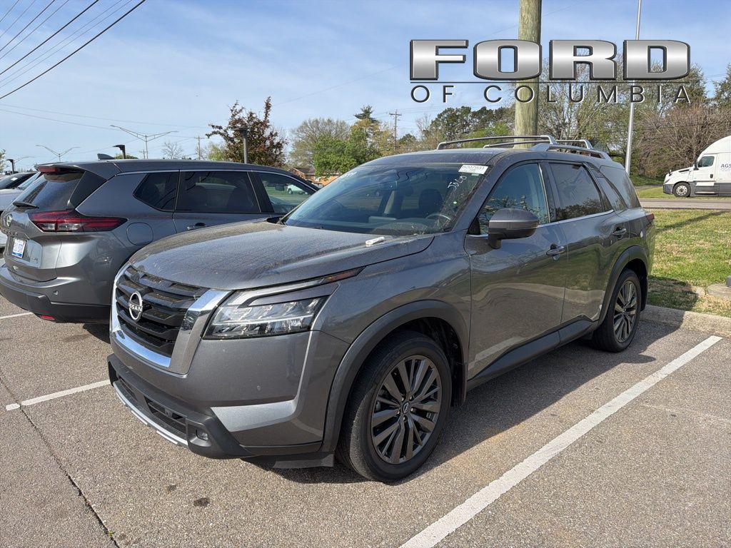 2022 Nissan Pathfinder SL