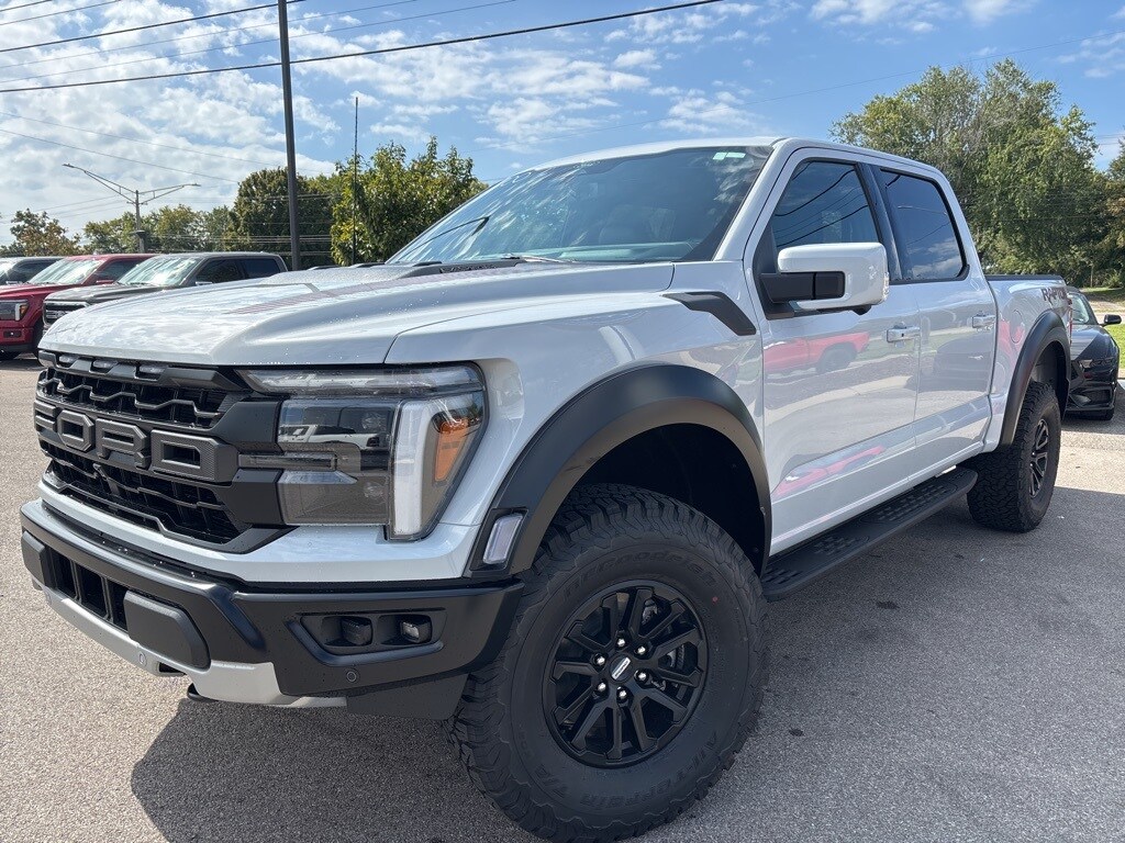 2025 Ford F-150 Raptor photo 2