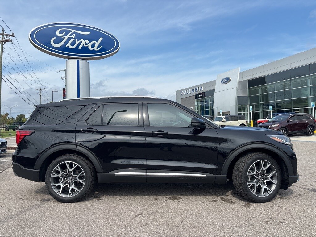 2025 Ford Explorer Platinum photo 2