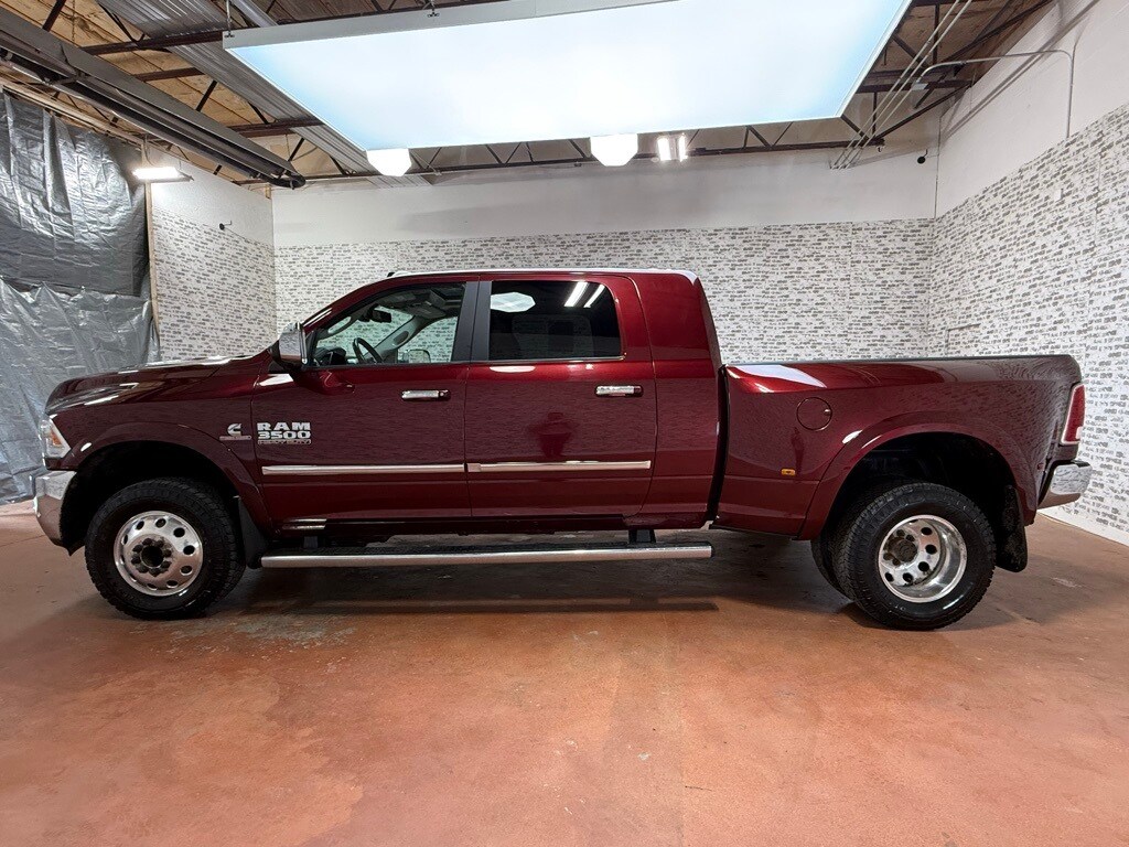 2017 Ram 3500 Laramie photo 4