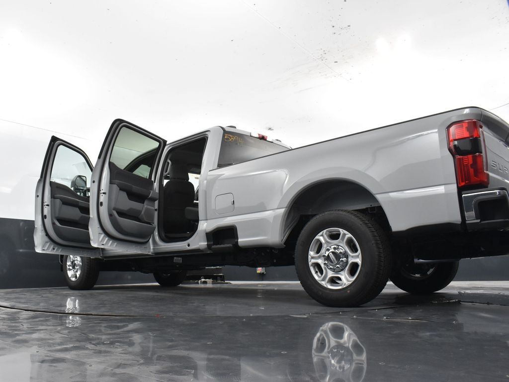 2026 Ford F-250 Super Duty XLT - Photo 39