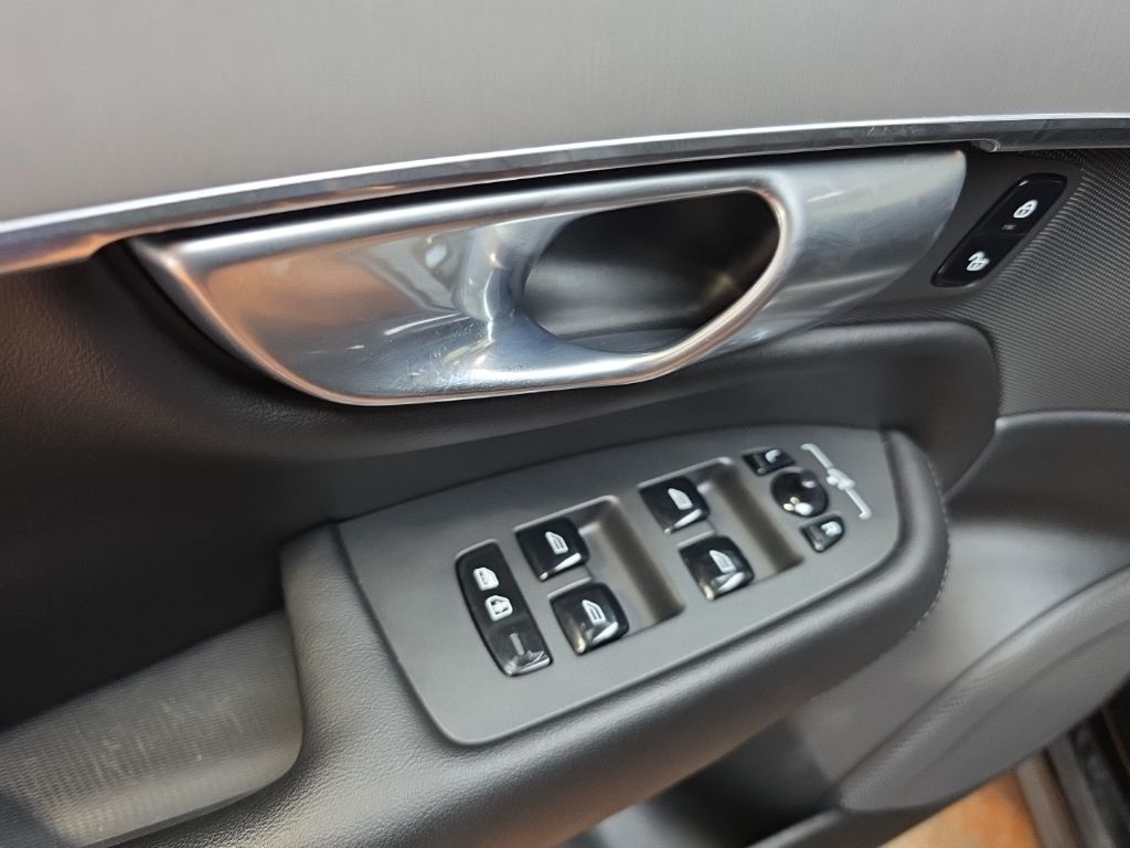 2024 Volvo XC90 Core - Photo 24