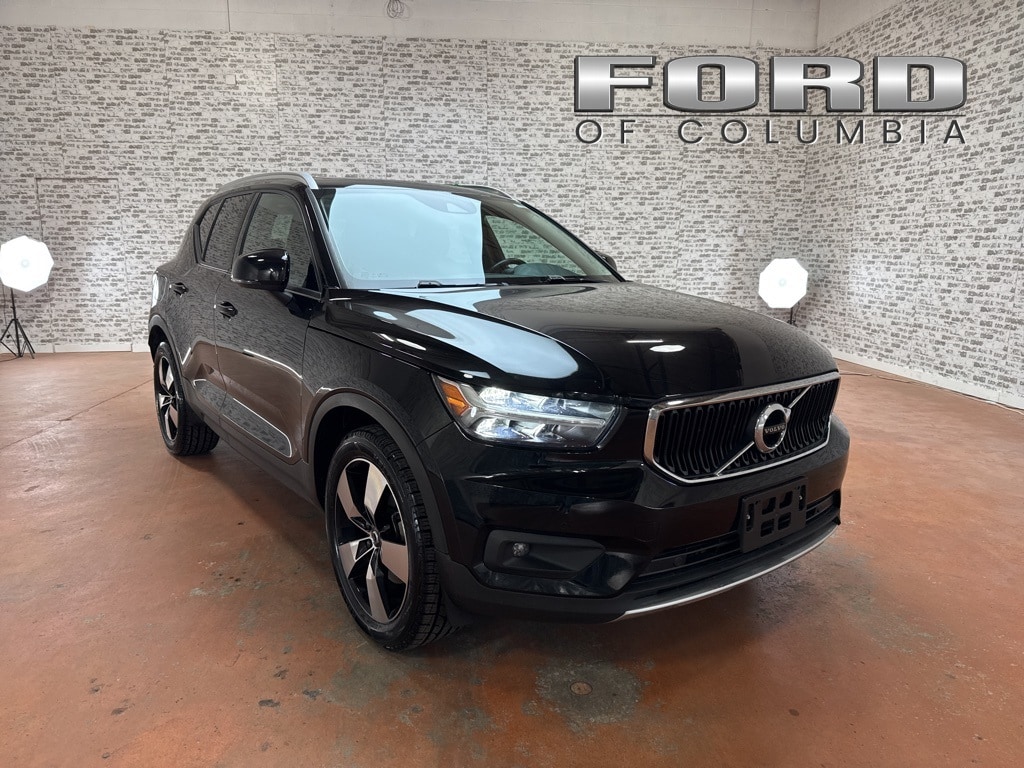 2021 Volvo XC40 Momentum's photo