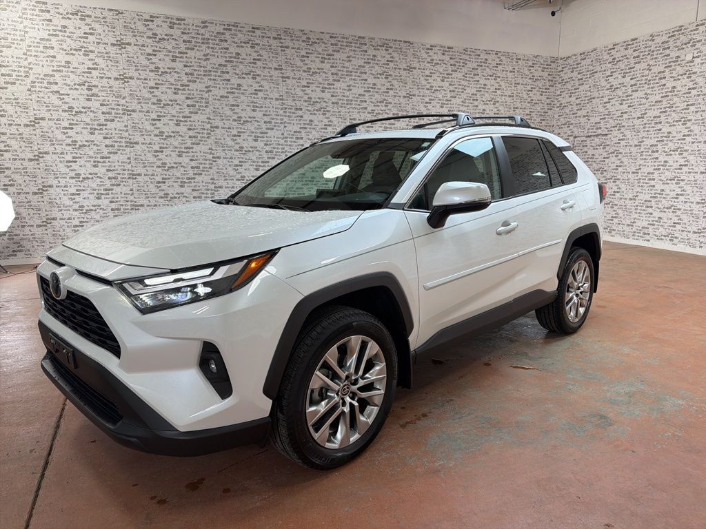2024 Toyota RAV4 XLE Premium photo 3