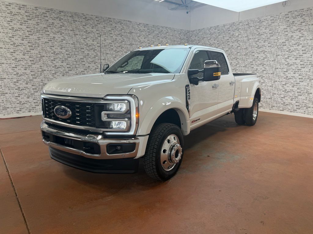 2026 Ford F-450 King Ranch photo 3