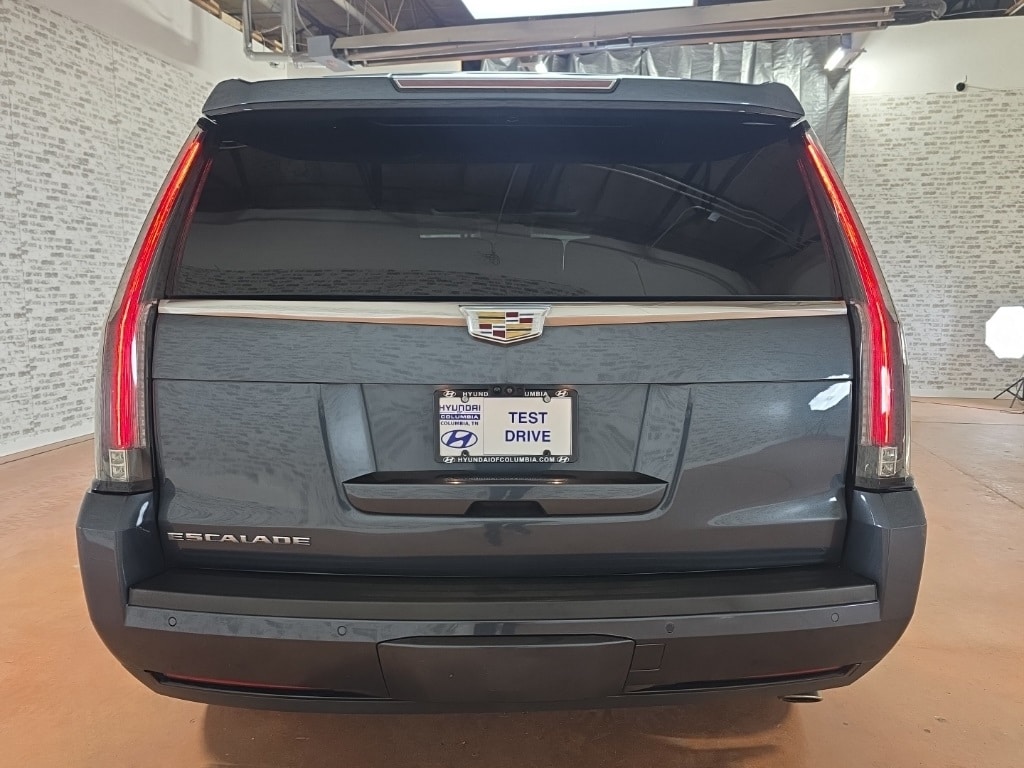 2020 Cadillac Escalade Luxury photo 2