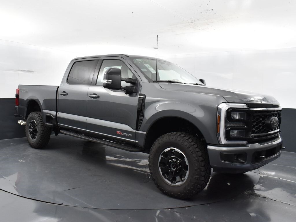 2025 Ford F-350 Lariat photo 3