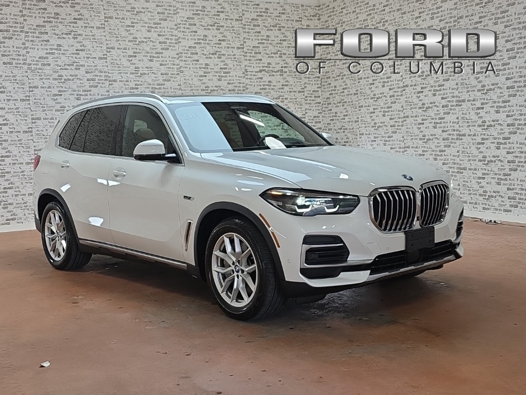 2022 BMW X5 45e's photo